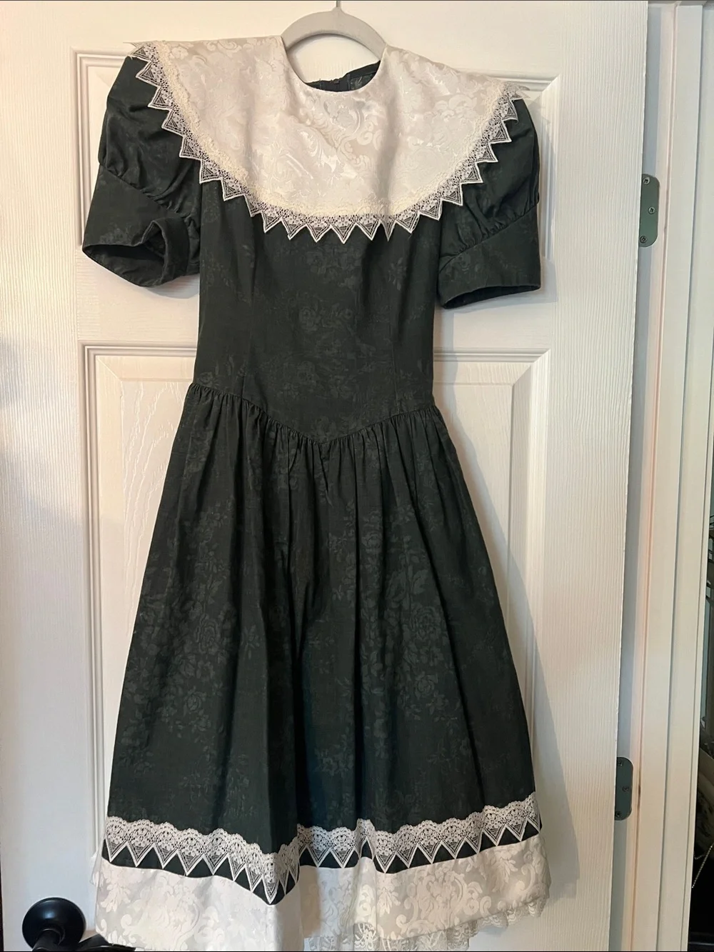 80’s Jessica McClintock Gunne Sax Dark Green Dress with White Lace Trim